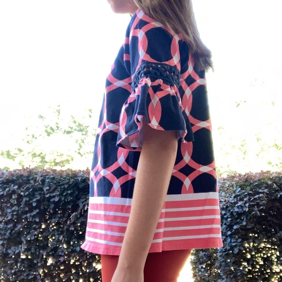 Crown & Ivy Pink & Blue Circle Ruffle Sleeve Top - Picture 2 of 4